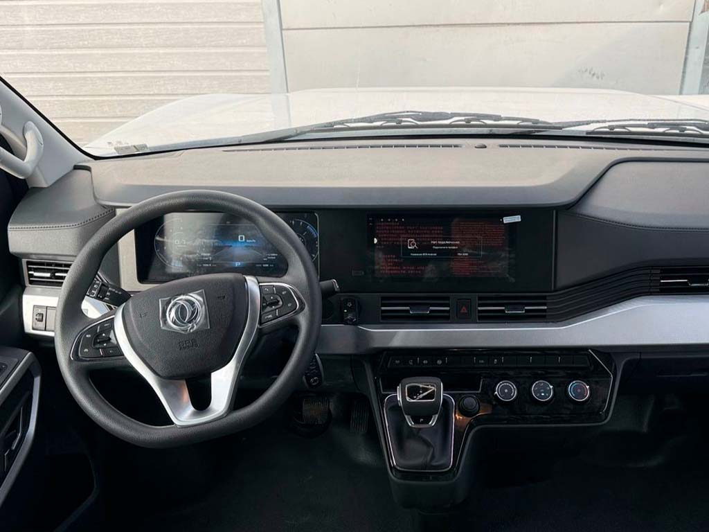 Грузопассажирский автобус Dongfeng K33